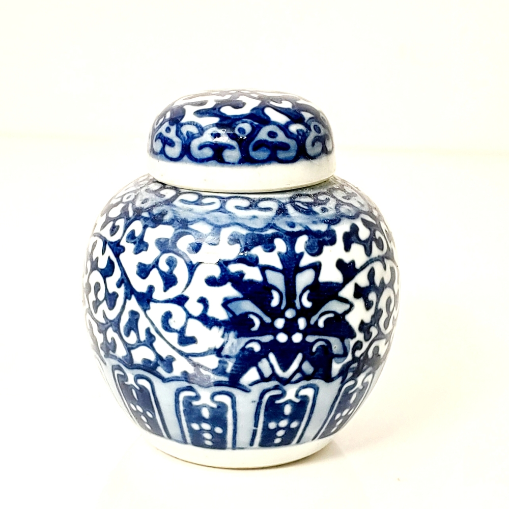 Porcelain Ginger Jar Blue and White